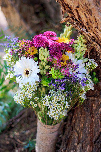 White Wax Flower Bouquet: Diy Crayon Flower Arrangement images 4